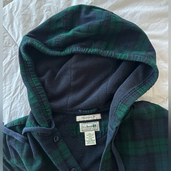 L.L. Bean Navy and Green Plaid Fleece-Lined Hooded Shirt Jacket - Picture 5 of 5